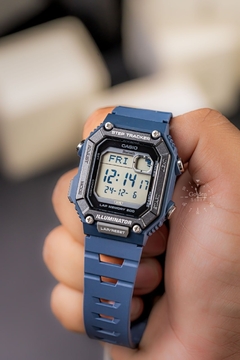 Imagen de Reloj Casio WS-B1000-2AV - Compacto, con Conectividad Bluetooth y Contador de Pasos para un Estilo de Vida Activo