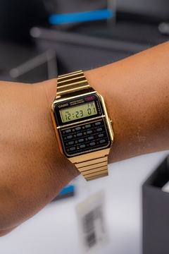 Reloj Casio CA-500WEG-1A - Elegancia Metálica con Funcionalidad Retro en internet