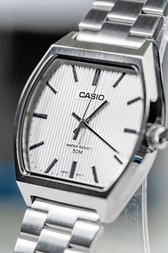 Reloj Casio MTP-B140D-7AV - GOLDEN STORE