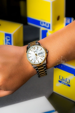 Reloj Q&Q A36A-005PY - Sofisticación y Durabilidad - GOLDEN STORE