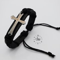 PULSERA CUERO Y CRUZ