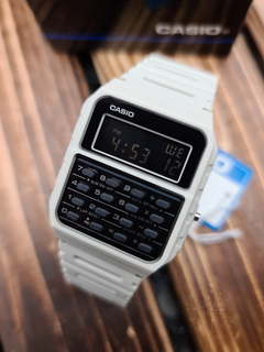 Reloj Casio CA-53WF-8BEF Calculadora - comprar online