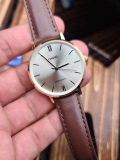 Reloj Casio LTP-VT01GL-9B en internet