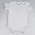 Body bebê em suedine 100% algodão branco com detalhe azul na gola