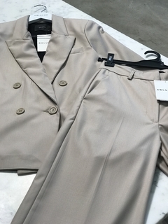blazer Beckton en internet