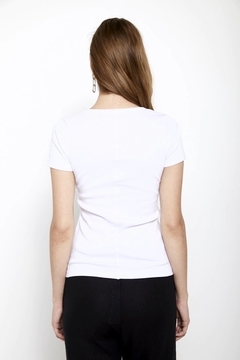 REMERA MIKAH - comprar online