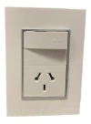 Llave Cambre Bauhaus Punto Y Toma Blanco Ribete Aluminio