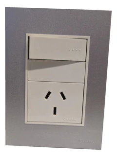 Llave Cambre Bauhaus Punto Y Toma Blanco Y Aluminio - comprar online