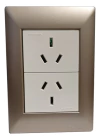 Llave Cambre Sxxii Toma Doble Vertical Blanco Y Champagne