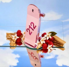 DECANT NO FRASCO - 212 Heroes Forever Young Eau de Parfum - CAROLINA HERRERA - comprar online