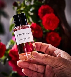 Dior - La Collection Privée Oud Ispahan na internet