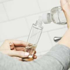 Cepillo de limpieza con dispenser detergente Full Circle - tienda online