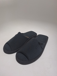 Pantuflas punta abierta Negra - comprar online