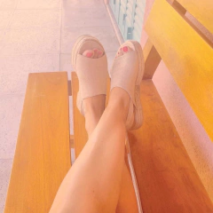 Sandalias Lucy Dorada on internet