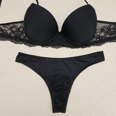 Conjunto Corpiño push up taza soft y Colaless Lody - tienda online