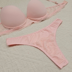 Conjunto Corpiño push up taza soft y Colaless Lody - comprar online