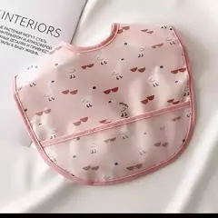 Baberos impermeables con bolsillo - comprar online