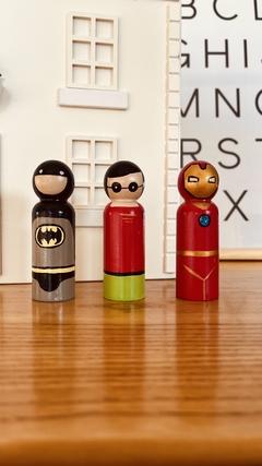 Familia muñecos Peg super heroes