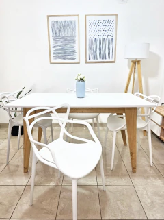 Mesa escandinava + 4 Sillas Master