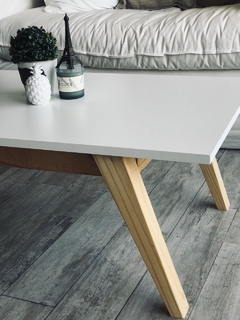 Imagen de Mesa Ratona Escandinava