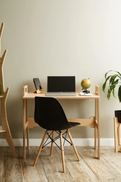 Combo Escritorio Net Smart + 1 silla Eames en internet