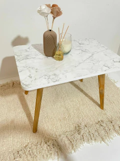 Mesa ratona escandinava simil marmol - tienda online