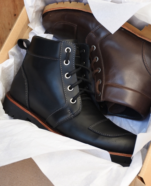 Tracker Black - Smooth Leather Boots - comprar online