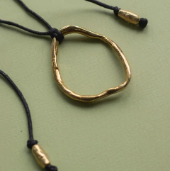 COLLAR FRISCO GOLDEN en internet