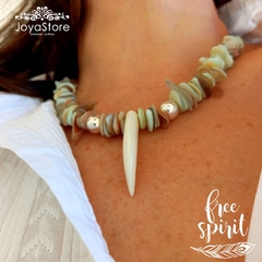 COLLAR DE NACAR Y CUERO