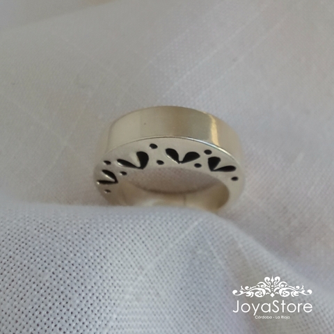 anillo de plata calado