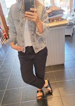 Campera gris tachas