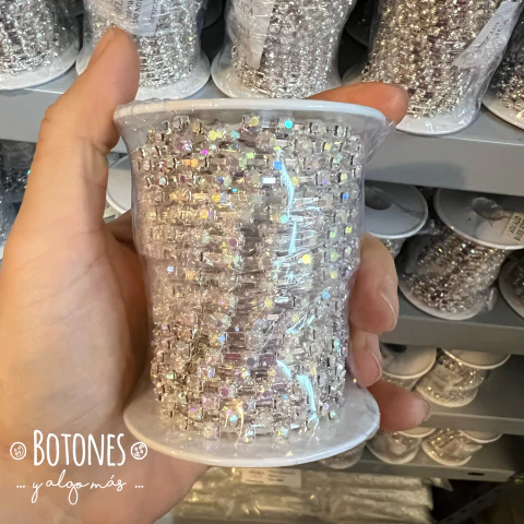 CINTA DE STRASS CRISTAL AB SS18 SEPARADO - 10 YARDAS (COD: 2406) - comprar online