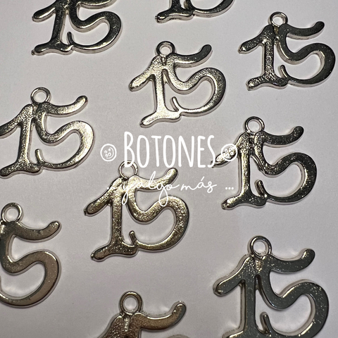 DIJE QUINCE 22X17MM (COD: 467) - comprar online