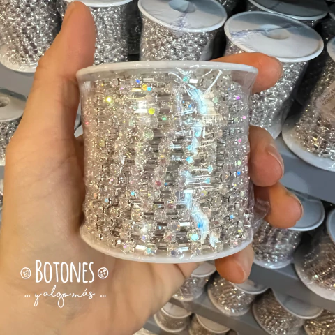 CINTA DE STRASS CRISTAL AB SS16 SEPARADO - 10 YARDAS (COD: 3107) - comprar online