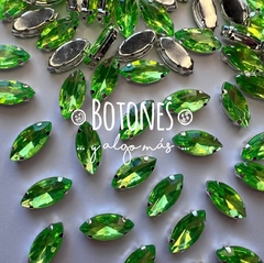 NAVETTE - GEMA VERDE ENGARZADA- 7 X 15MM (COD: 2385)