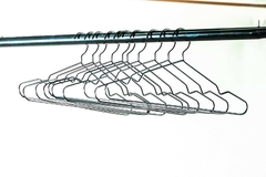 PERCHA METALICA en internet