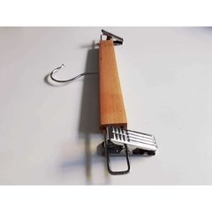 Percha de madera con broche en internet