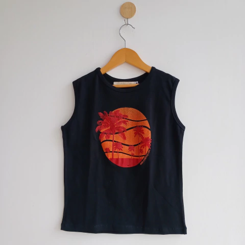 MUSCULOSA ANNA & CHERISSE T. 8 AÑOS SIN USO