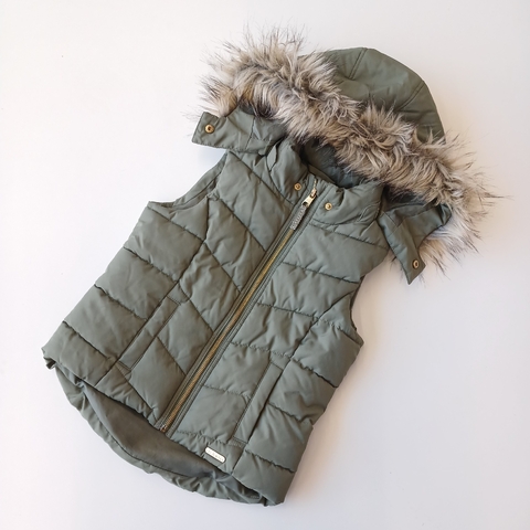 CHALECO H&M T. 7- 8 AÑOS VERDE CAPUCHA PELOS * DETALLE