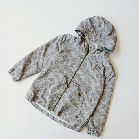 CAMPERA MIMO T. 8 AÑOS ROMPERVIENTO ANIMAL PRINT