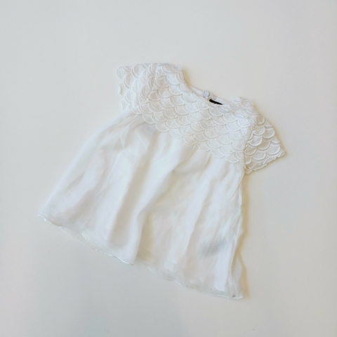 REMERA LITTLE AKIABARA T. 9 MESES BLANCO GASA APLIQUES M/C