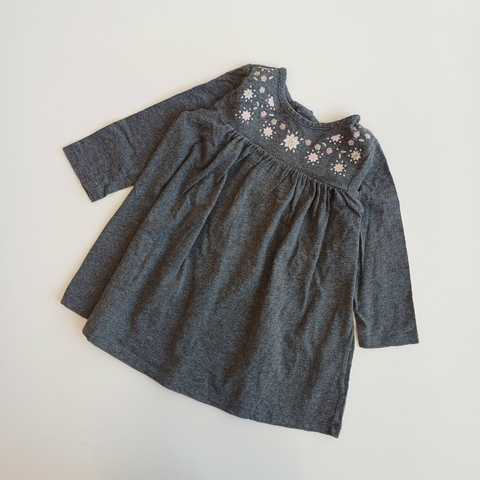 VESTIDO CARTERS T. 18 MESES GRIS FLORES BORDADAS M/L