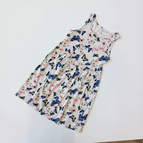 VESTIDO H&M T.6-8 AÑOS CREMA MARIPOSAS *DETALLE