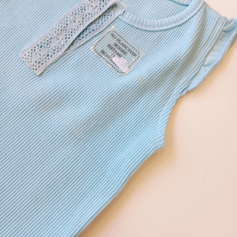 MUSCULOSA CRAYON T. 12 MESES MORLEY CELESTE* DETALLE - comprar online