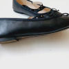 GUILLERMINAS STEVE MADDEN N. 33 NEGRA CUERO TIRAS TACHAS en internet