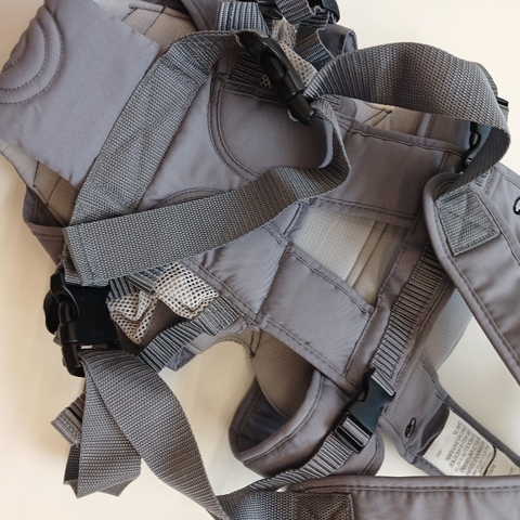 MOCHILA PORTA BEBE CHICCO GRIS CON TRAMAS CIRCULOS - Eme de Mar