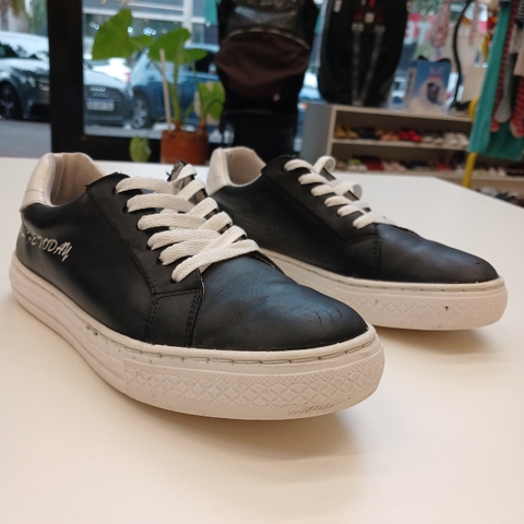 ZAPATILLAS MOCASSINO N. 37 NEGRAS BLANCA LETRAS *DETALLE