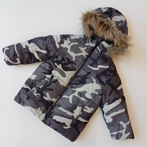 CAMPERA ZARA T. 5 AÑOS CAMUFLADA REVERSIBLE ESTAMPA ESPALDA *DETALLE - tienda online