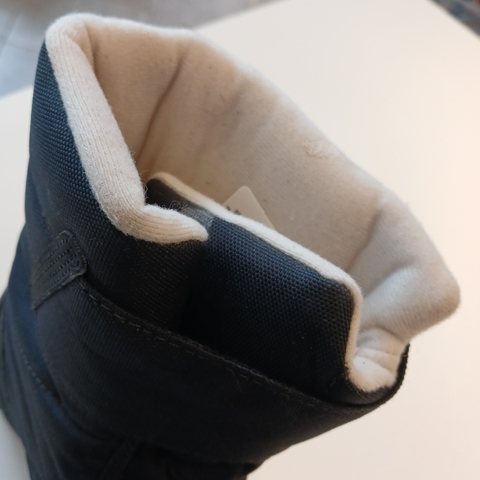 BOTAS QUECHUA N. 34 NEGRAS FORRADAS NIEVE en internet
