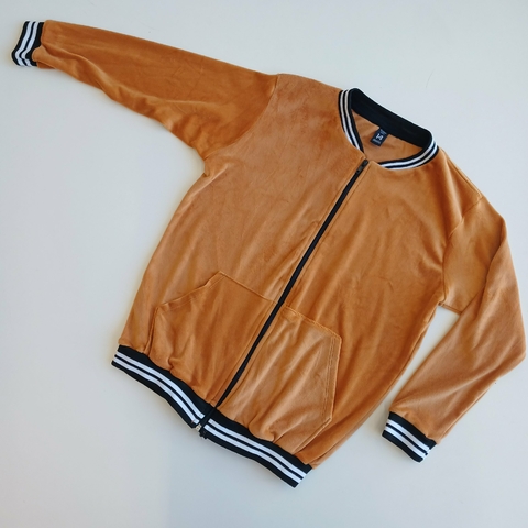 CAMPERA S/M T.14 AÑOS PLUSH MARRON FRANJA NEGRO BLANCO